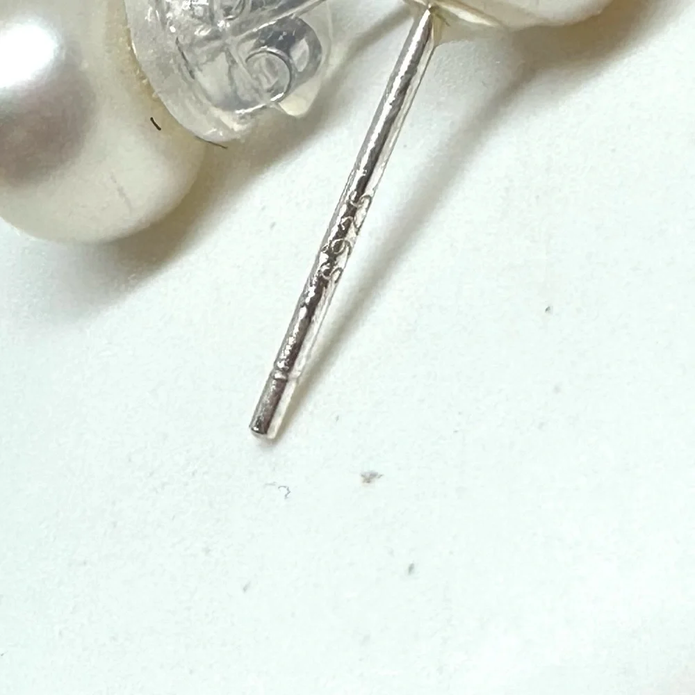 NEW⚜️Sterling Silver Genuine Pearl Stud Earrings- S925